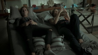 Juliana Paiva feet photo thumbnail