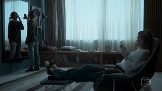 Juliana Paiva feet photo thumbnail