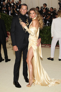 Gisele Bündchen feet photo thumbnail