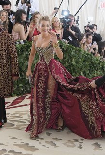 Blake Lively feet photo thumbnail