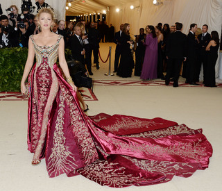 Blake Lively feet photo thumbnail