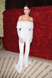 Kendall Jenner feet photo thumbnail