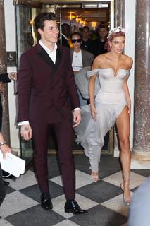 Hailey Bieber feet photo thumbnail