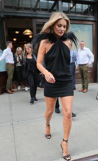 Kate Moss feet photo thumbnail