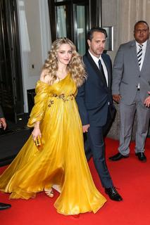 Amanda Seyfried feet photo thumbnail