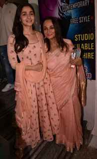 Alia Bhatt feet photo thumbnail