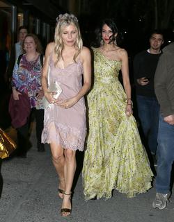 Sienna Miller feet photo thumbnail
