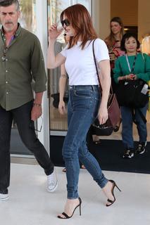 Julianne Moore feet photo thumbnail