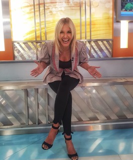 Cristina Ferreira feet photo thumbnail