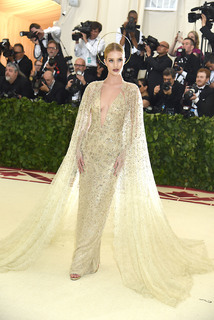 Rosie Huntington-Whiteley feet photo thumbnail