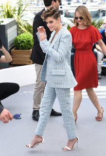 Kristen Stewart feet photo thumbnail