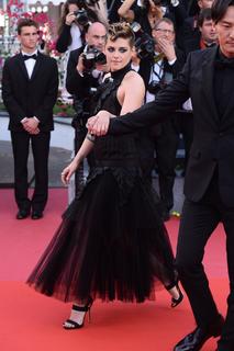 Kristen Stewart feet photo thumbnail