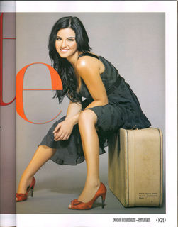Maite Perroni feet photo thumbnail
