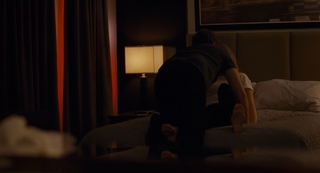 Elizabeth Olsen feet photo thumbnail