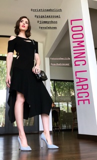 Alison Brie feet photo thumbnail