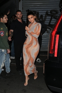 Kylie Jenner feet photo thumbnail