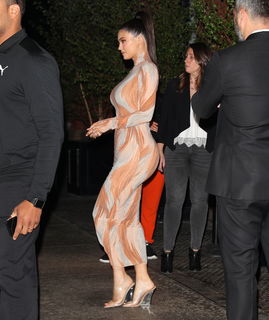 Kylie Jenner feet photo thumbnail