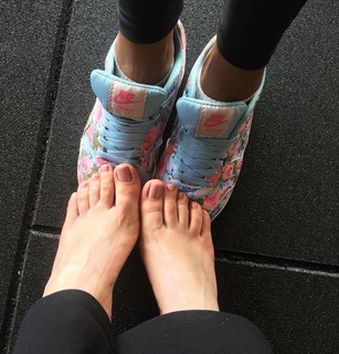 Isa Pes feet photo thumbnail