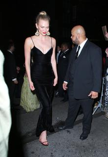 Karlie Kloss feet photo thumbnail