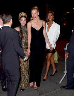 Karlie Kloss feet photo thumbnail