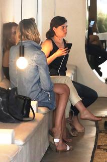 Julianne Hough feet photo thumbnail