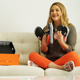 Drew Barrymore feet photo thumbnail