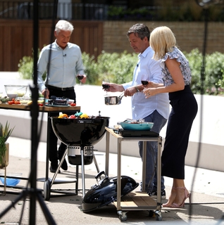 Holly Willoughby feet photo thumbnail