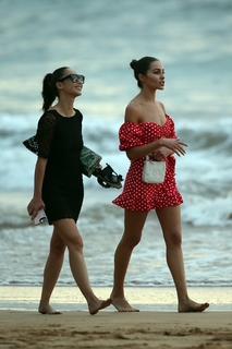 Olivia Culpo feet photo thumbnail