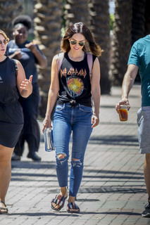 Megan Fox feet photo thumbnail