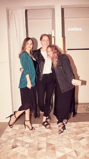 Debby Ryan feet photo thumbnail