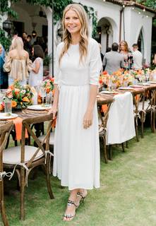 Gwyneth Paltrow feet photo thumbnail
