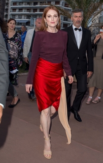 Julianne Moore feet photo thumbnail