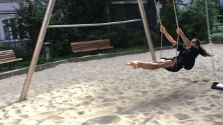Bettina Zimmermann feet photo thumbnail