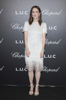 Julianne Moore feet photo thumbnail