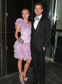 Diane Kruger feet photo thumbnail