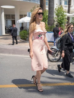 Petra Nemcova feet photo thumbnail