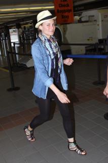 Diane Kruger feet photo thumbnail