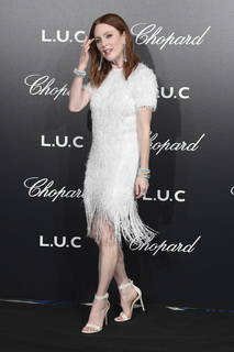 Julianne Moore feet photo thumbnail