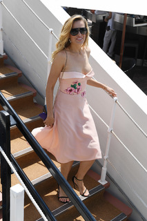 Petra Nemcova feet photo thumbnail