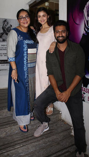 Alia Bhatt feet photo thumbnail
