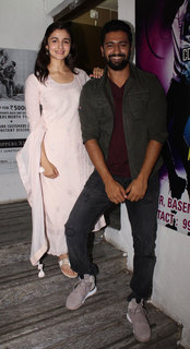 Alia Bhatt feet photo thumbnail