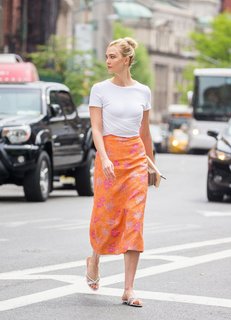 Karlie Kloss feet photo thumbnail