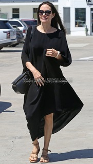 Angelina Jolie feet photo thumbnail