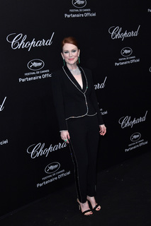 Julianne Moore feet photo thumbnail