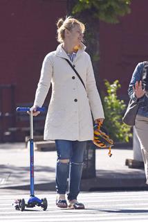 Claire Danes feet photo thumbnail