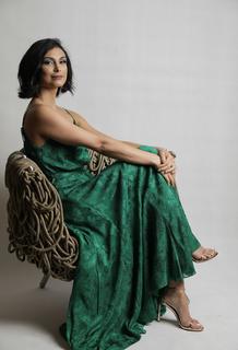 Morena Baccarin feet photo thumbnail