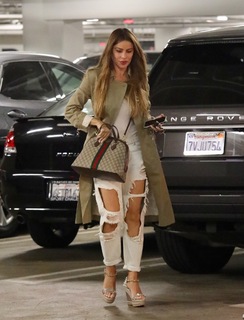 Sofía Vergara feet photo thumbnail