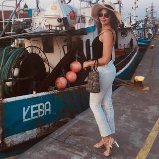 Anna Popek feet photo thumbnail