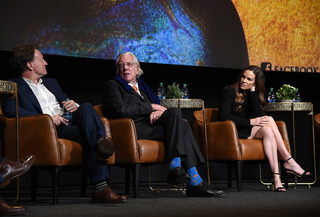 Hilary Swank feet photo thumbnail