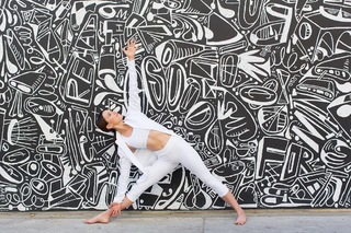 Adriene Mishler feet photo thumbnail